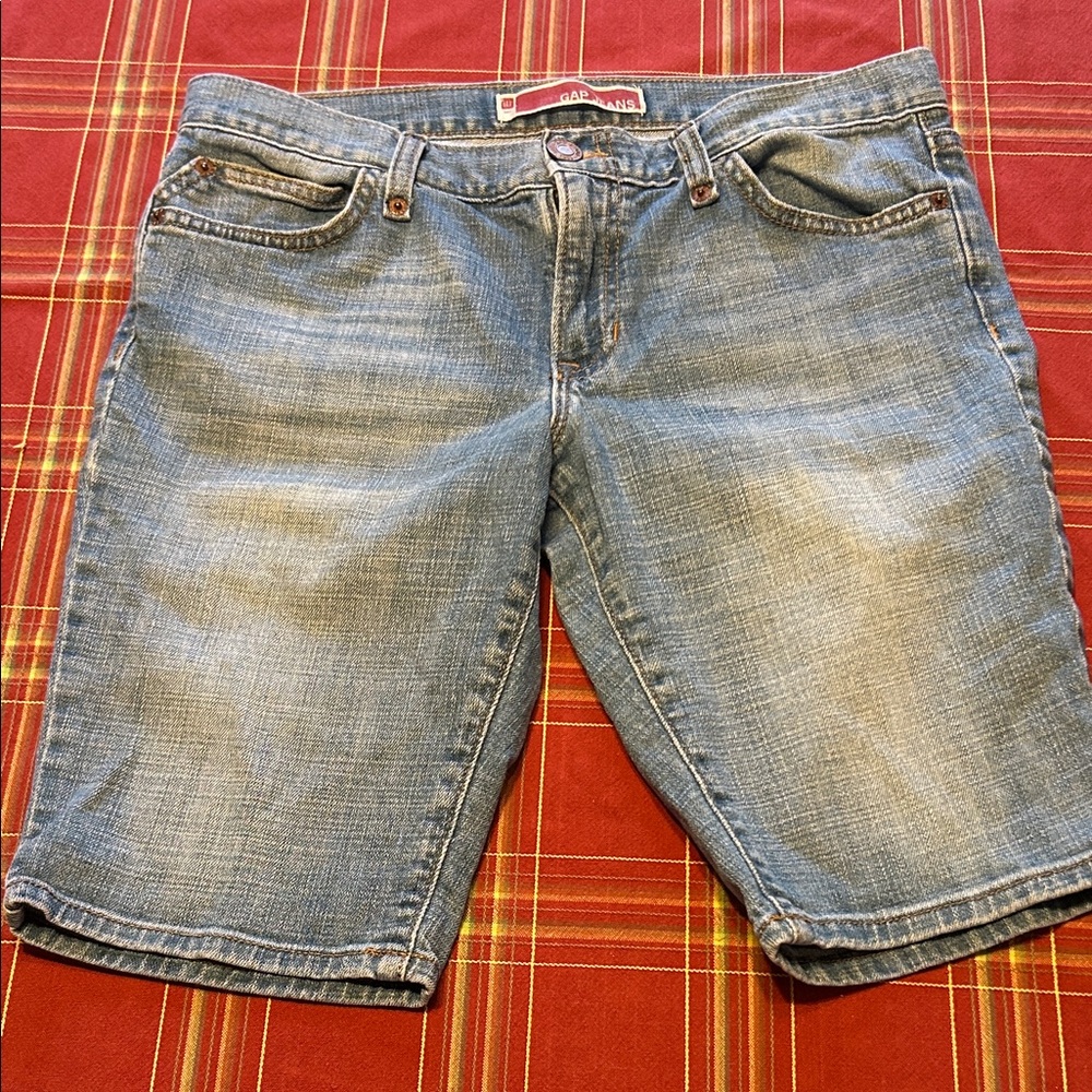 GAP Jeans Bermuda Shorts Women’s Sz 6 5 Pockets Zip Button Fly Light Blue